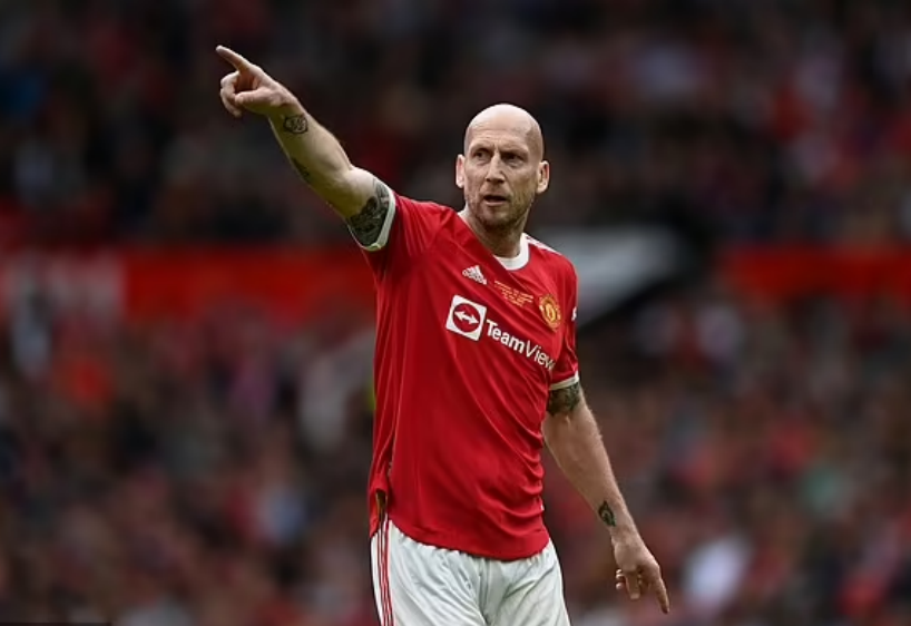 Stam: Hệ thống ba hậu vệ của Amorim khiến các cầu thủ Manchester United bối rối, và khả năng chuyền bóng của Yoro cần được cải thiện