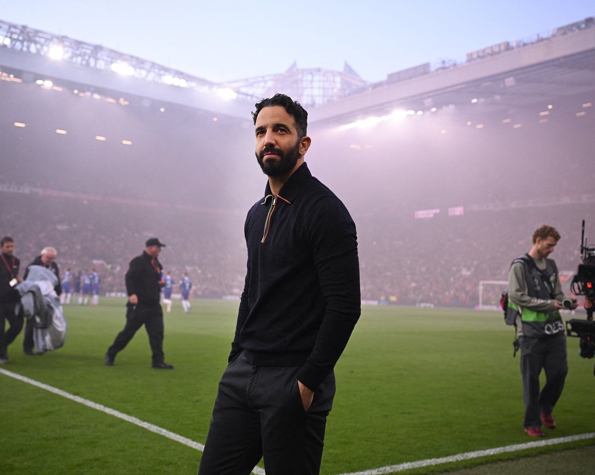 ⛳Chi tiết: Manchester United không hề hoảng loạn sau khi mất bóng trước. Amorim và các cầu thủ dự bị đã giúp đội tuyển vào chung kết một cách an toàn.