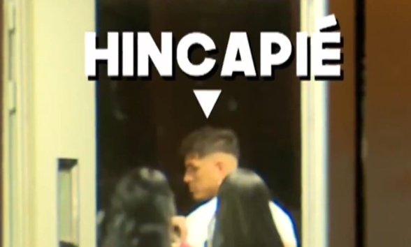 Hincapie được chụp ảnh ở Madrid và người đại diện của anh vừa giới thiệu anh đến Real Madrid Hincapie được chụp ảnh ở Madrid và người đại diện của anh vừa giới thiệu anh đến Real Madrid