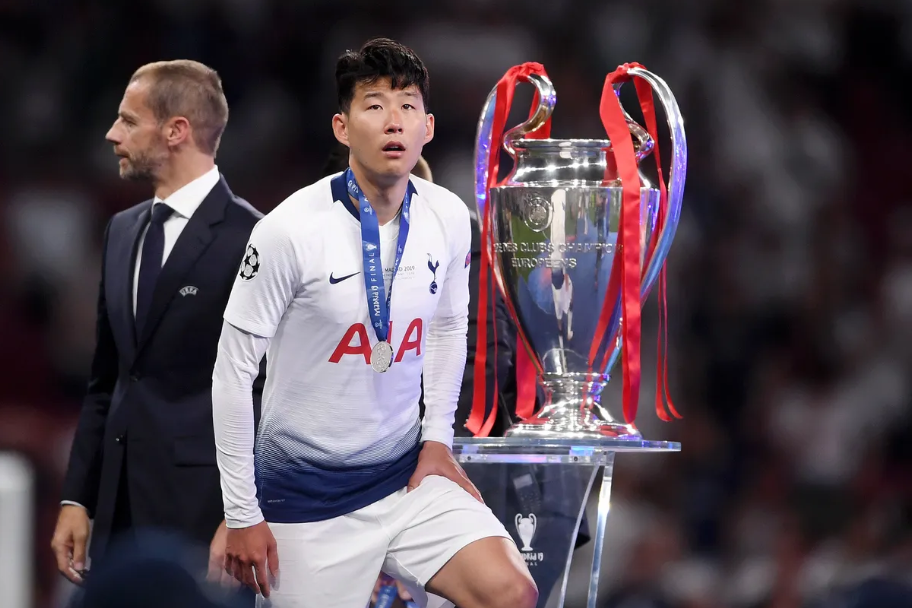 Những chức vô địch mà Tottenham đã mất trong những năm đó: chứng kiến Fox City giành chức vô địch tại Stamford Bridge; thua Madrid trong trận chung kết Champions League Những chức vô địch mà Tottenham đã mất trong những năm đó: chứng kiến Fox City giành chức vô địch tại Stamford Bridge; thua Madrid trong trận chung kết Champions League