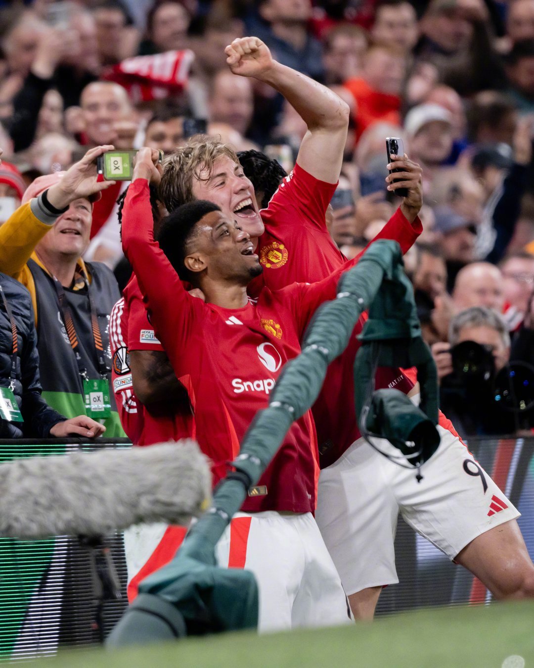 ⛳Chi tiết: Manchester United không hề hoảng loạn sau khi mất bóng trước. Amorim và các cầu thủ dự bị đã giúp đội tuyển vào chung kết một cách an toàn.