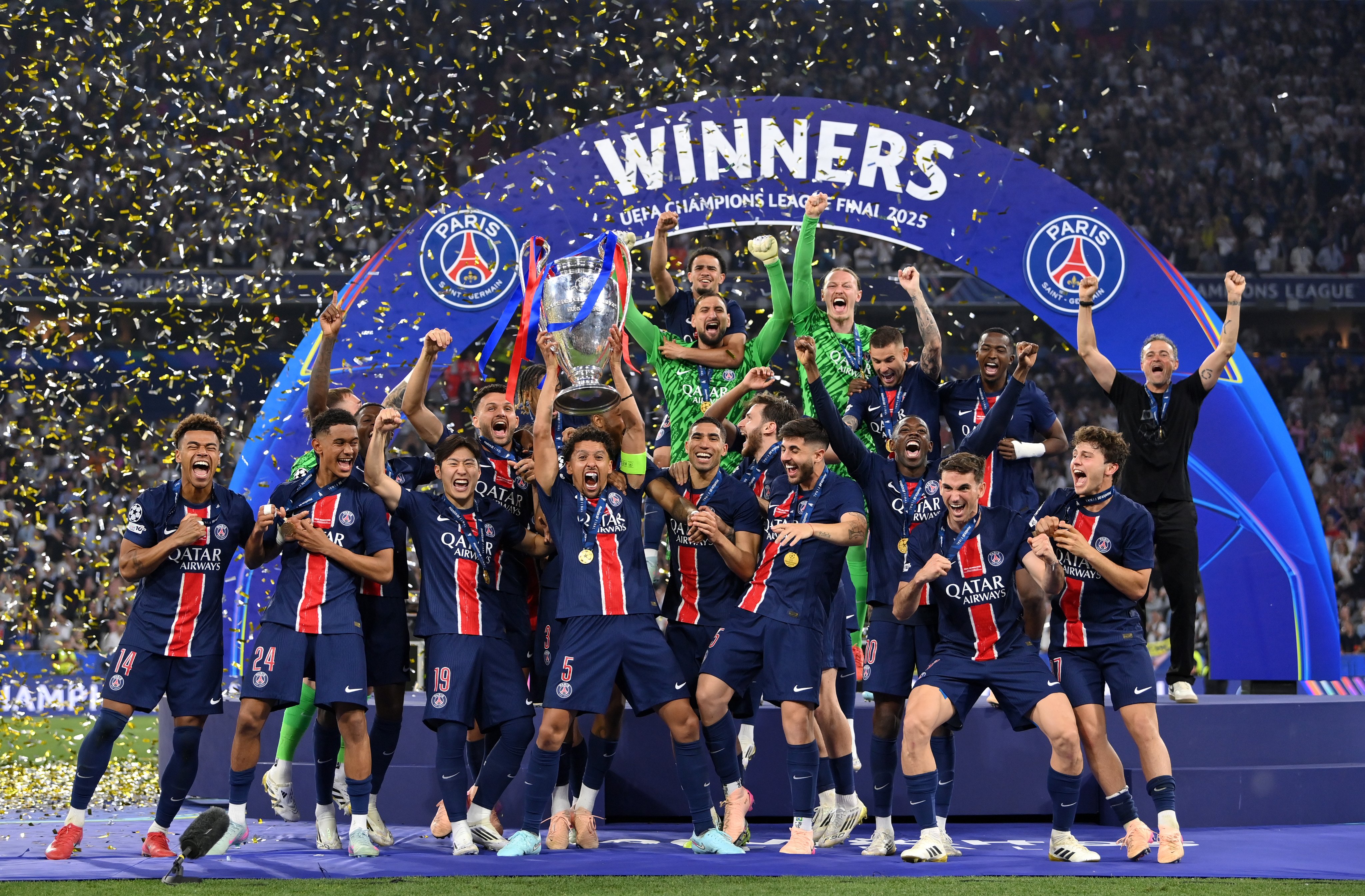 Hãy chứng kiến ​​một năm lịch sử! Mùa giải này, Paris, Tottenham, Newcastle và các đội khác đều đã đạt được chức vô địch lịch sử