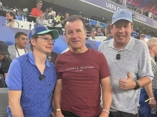 Truyền thông Thượng Hải: Slutsky đã đến thăm học trò cưng K77 và xem trực tiếp Champions League để ghi hình chương trình, không phải để chiêu mộ cầu thủ