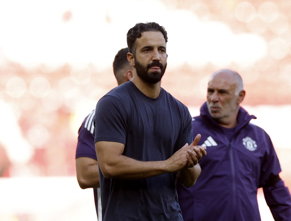 15 trận thua sau 28 trận! Amorim trở thành huấn luyện viên chưa thăng hạng thua 15 trận nhanh nhất tại Ngoại hạng Anh trong 16 năm