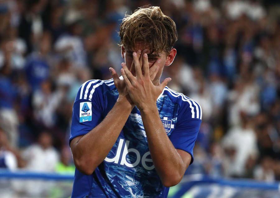 Romano: Lời đề nghị thứ ba trị giá 70 triệu bảng của Tottenham cho Nico Paz lại bị từ chối