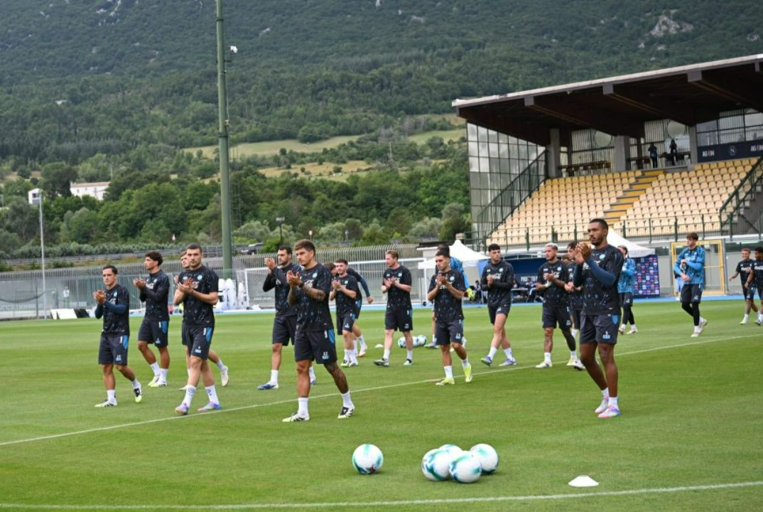 Xem trước trận giao hữu: Napoli từ chối thua thêm lần nữa, Casertana hy vọng sẽ lặp lại phép màu của Arezzo