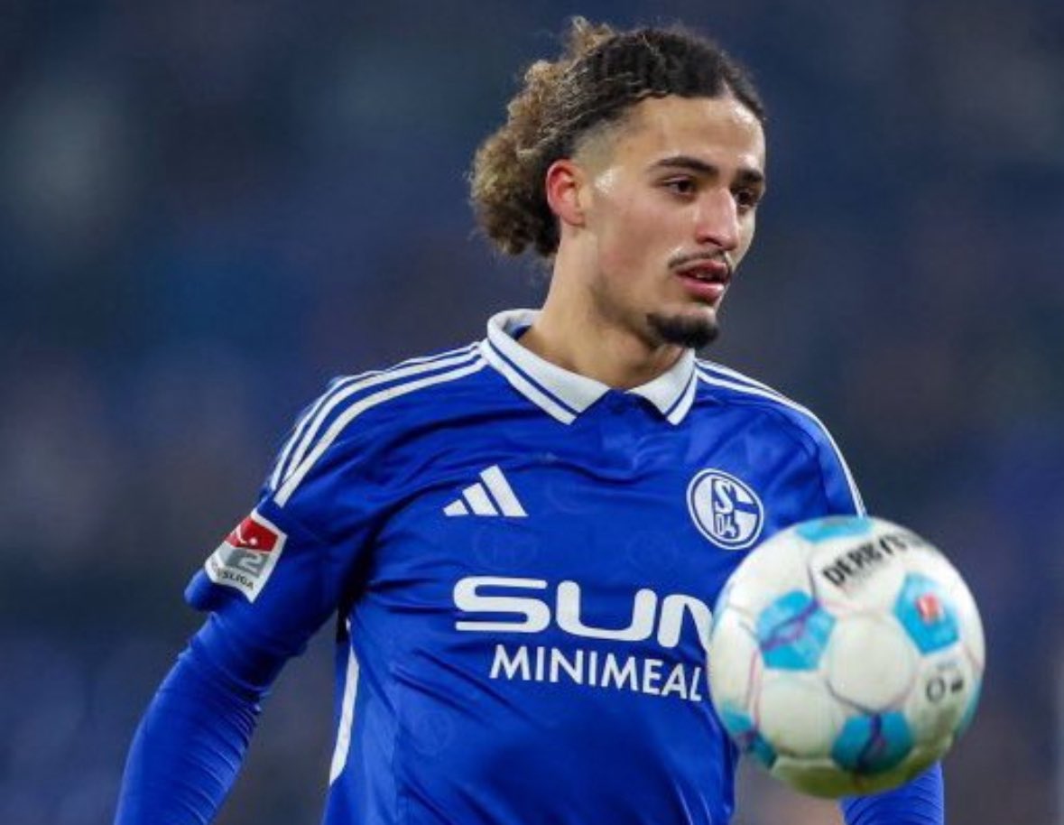 HWG! Romano: Besiktas ký hợp đồng với hậu vệ Bulut của Schalke 04