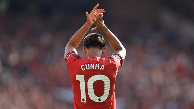 Matheus Cunha da tap luyen tro lai.